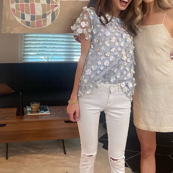 Lili Sidonio Silver Flowers Top - Picture 2 of 4